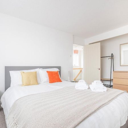 Elegant Home Mod Kitchen, Fast Wi-Fi, Free Parking Carrickfergus Extérieur photo