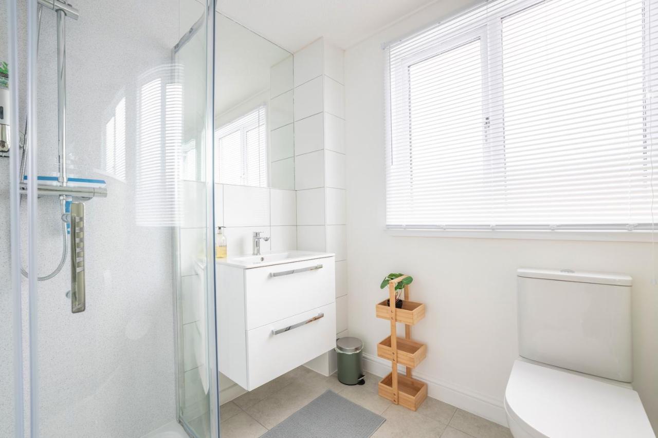 Elegant Home Mod Kitchen, Fast Wi-Fi, Free Parking Carrickfergus Extérieur photo