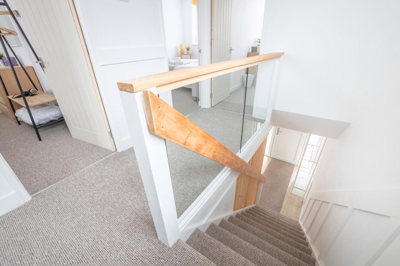 Elegant Home Mod Kitchen, Fast Wi-Fi, Free Parking Carrickfergus Extérieur photo