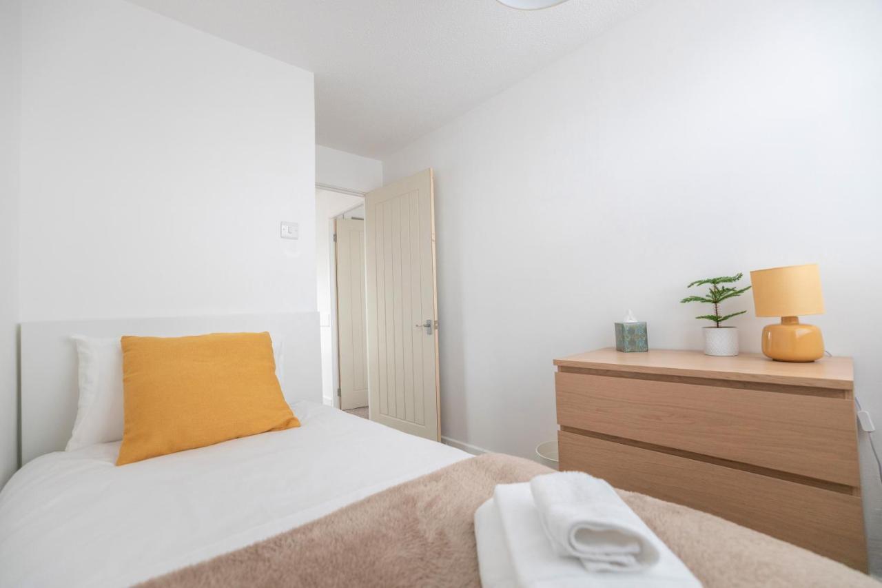 Elegant Home Mod Kitchen, Fast Wi-Fi, Free Parking Carrickfergus Extérieur photo