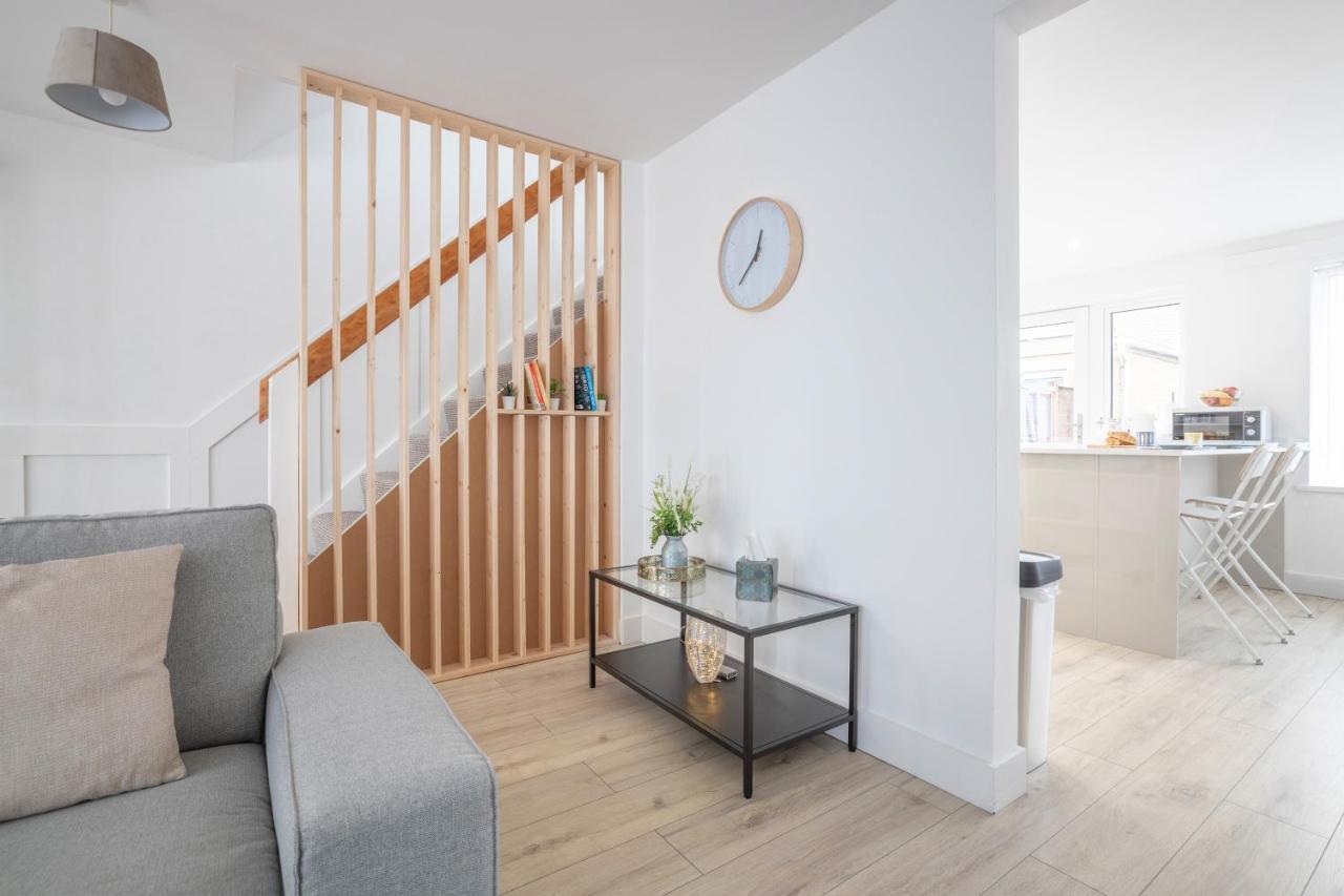 Elegant Home Mod Kitchen, Fast Wi-Fi, Free Parking Carrickfergus Extérieur photo