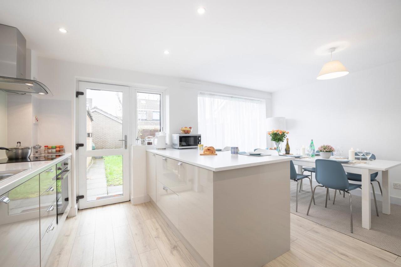 Elegant Home Mod Kitchen, Fast Wi-Fi, Free Parking Carrickfergus Extérieur photo