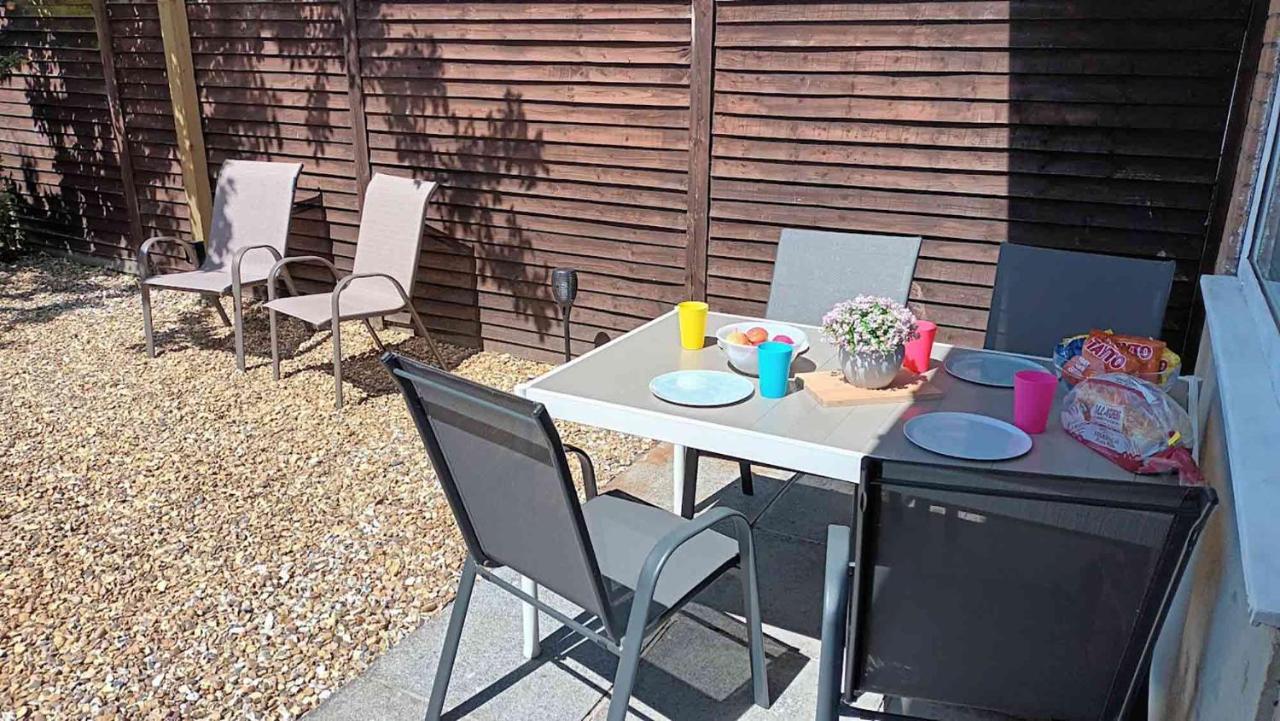 Elegant Home Mod Kitchen, Fast Wi-Fi, Free Parking Carrickfergus Extérieur photo