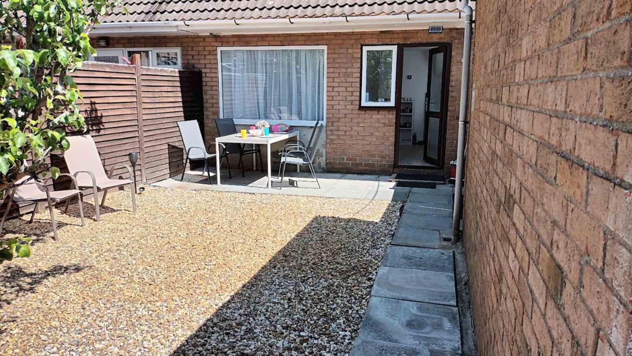 Elegant Home Mod Kitchen, Fast Wi-Fi, Free Parking Carrickfergus Extérieur photo